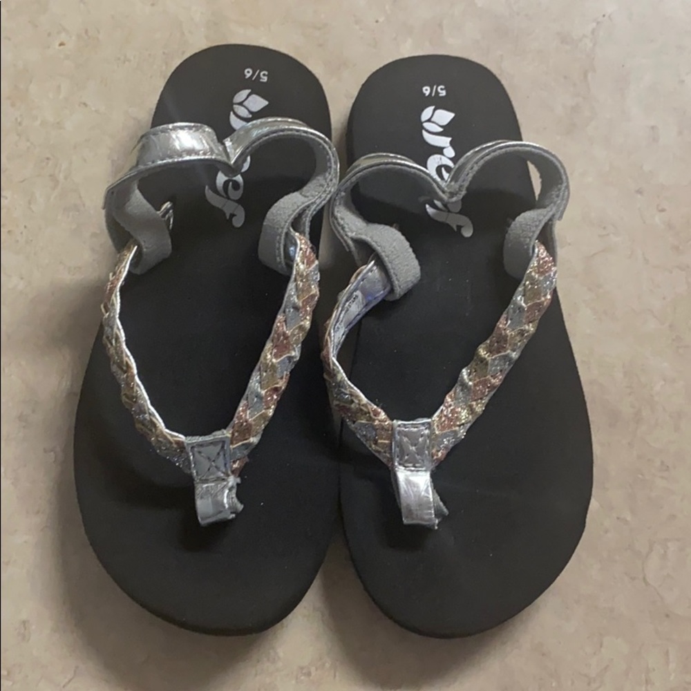 REEF Toddler Girls Black Sparkly Flip Flops